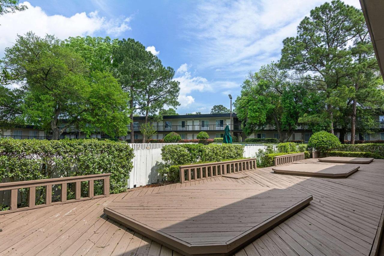 Rodeway Inn Huntsville Buitenkant foto