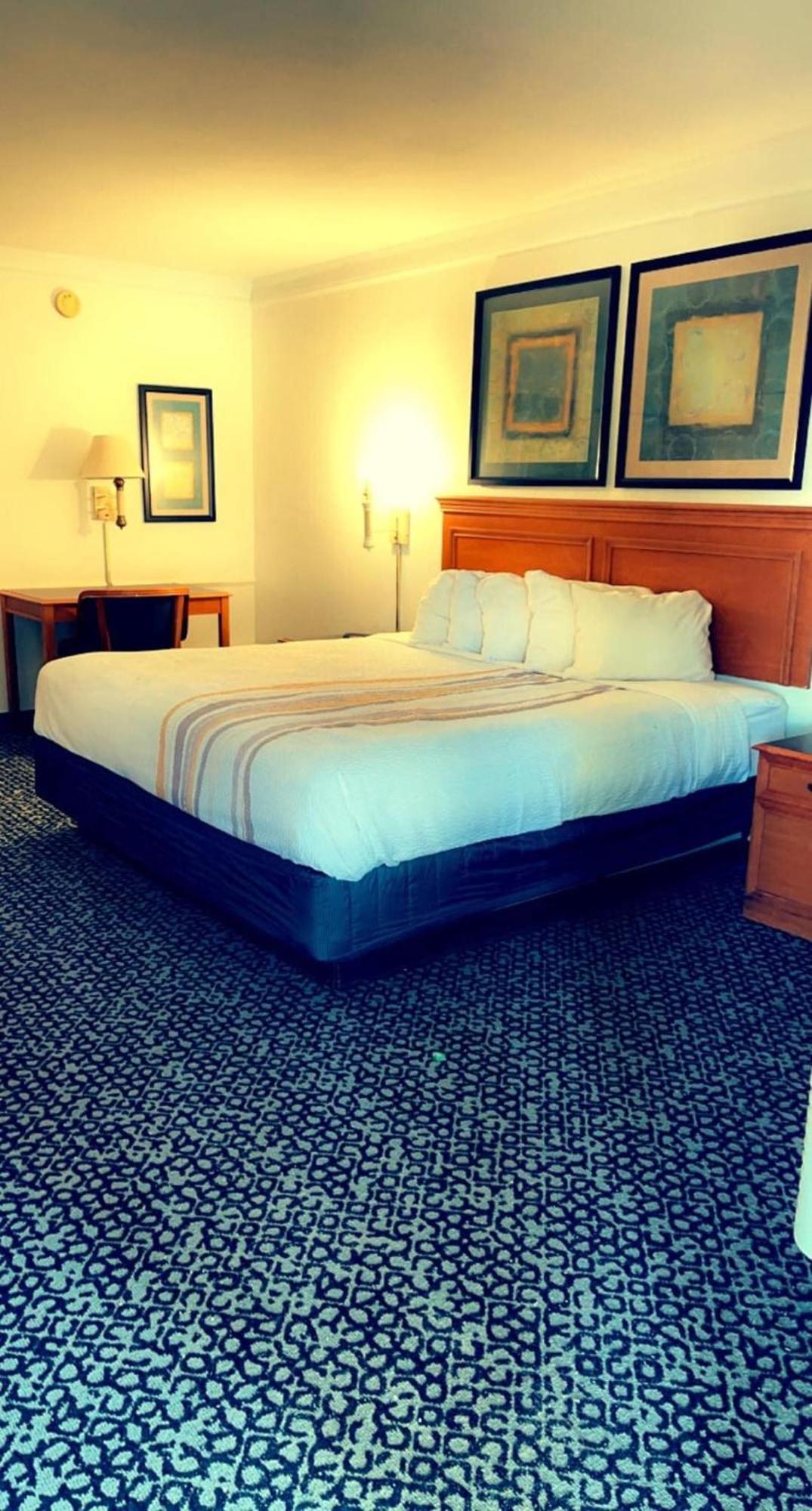 Rodeway Inn Huntsville Buitenkant foto