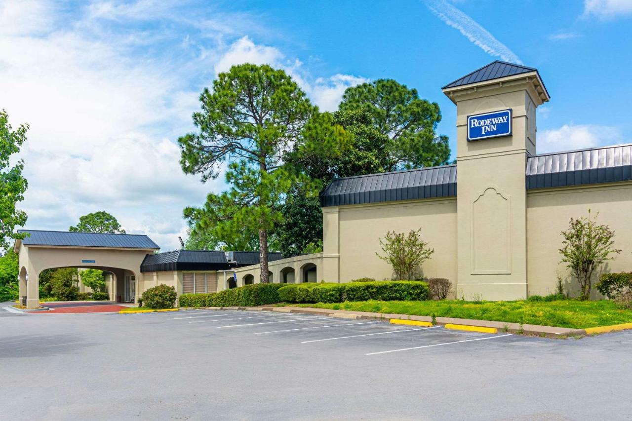 Rodeway Inn Huntsville Buitenkant foto